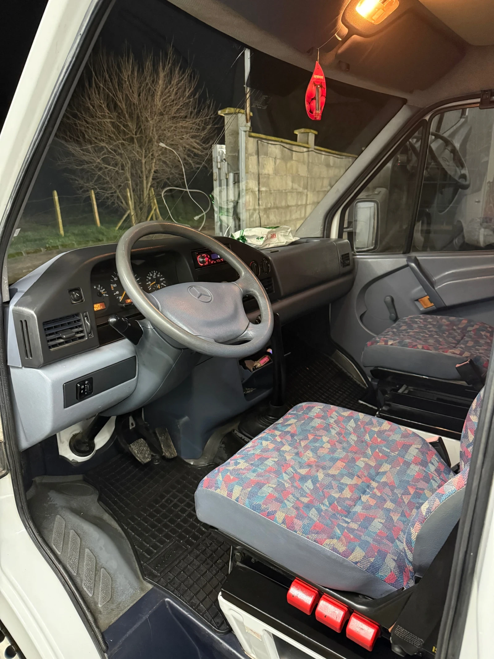 Mercedes-Benz 212 Без аналог на пазара! Уникат, снимка 6 - Бусове и автобуси - 54053620