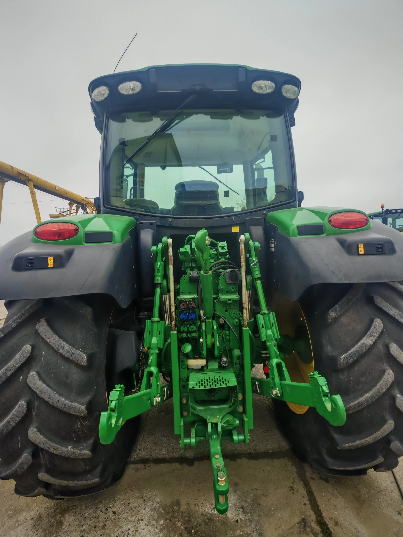 Трактор John Deere 6135R лизинг с първоначална вноска 20 % - изображение 7