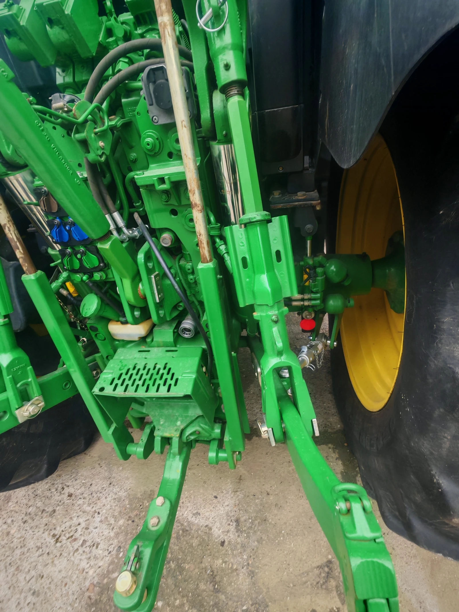 Трактор John Deere 6135R лизинг с първоначална вноска 20 % - изображение 9