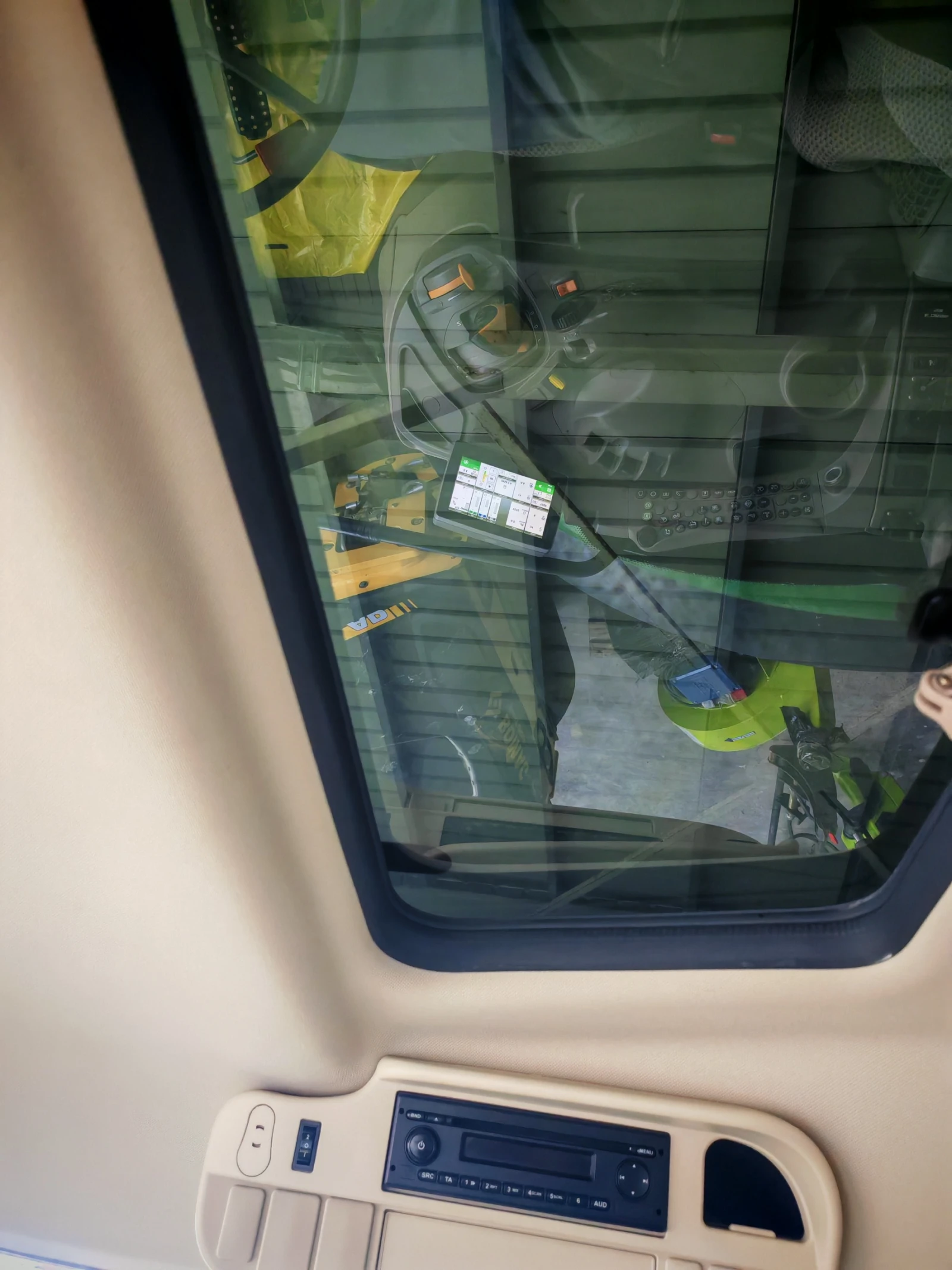 ������� John Deere 6135R ������ � ������������ ������ 20 % | Mobile.bg � ����������� 17