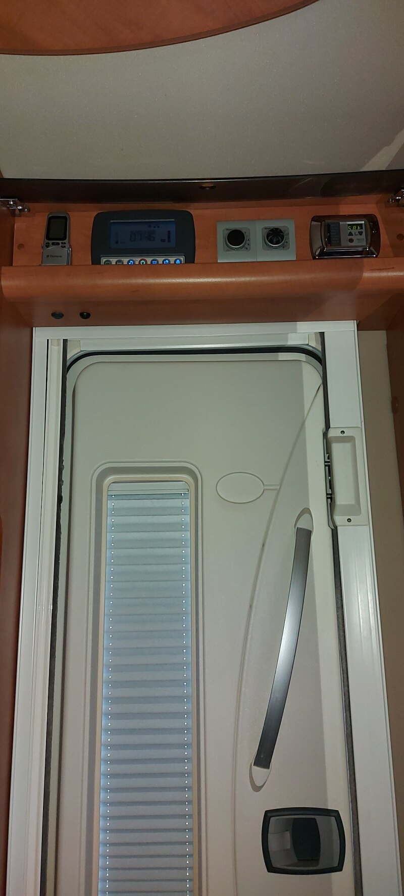 Кемпер Carthago CHIK C liner автомат, снимка 12 - Каравани и кемпери - 41956169