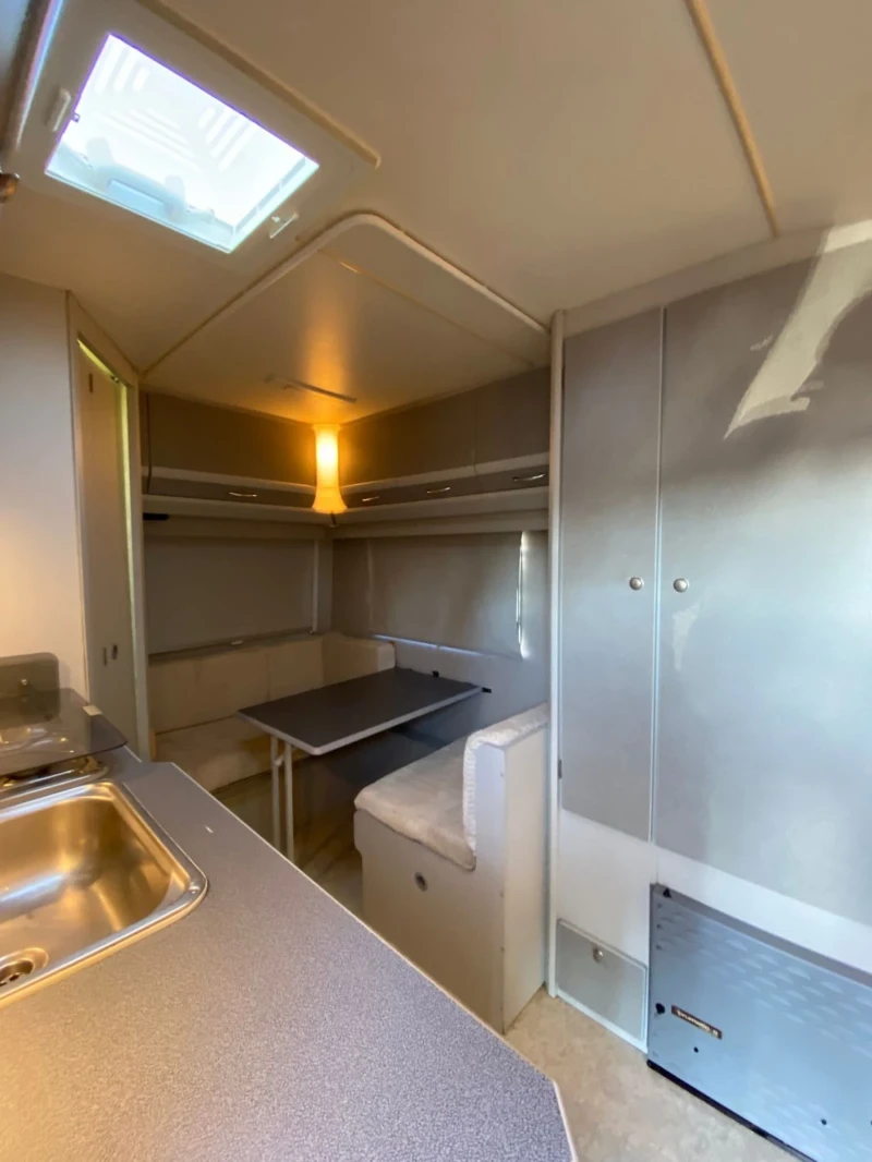 Каравана Beyerland Vitesse, снимка 8 - Каравани и кемпери - 52713626