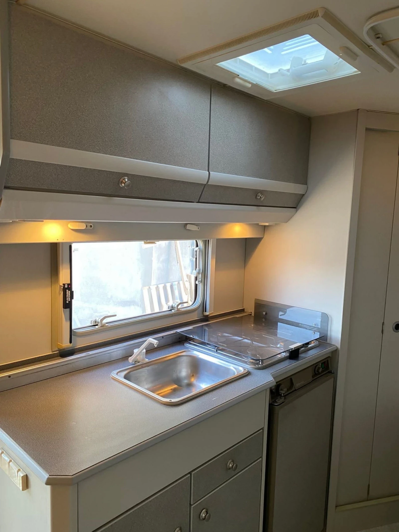 �������� Beyerland Vitesse | Mobile.bg � ����������� 6