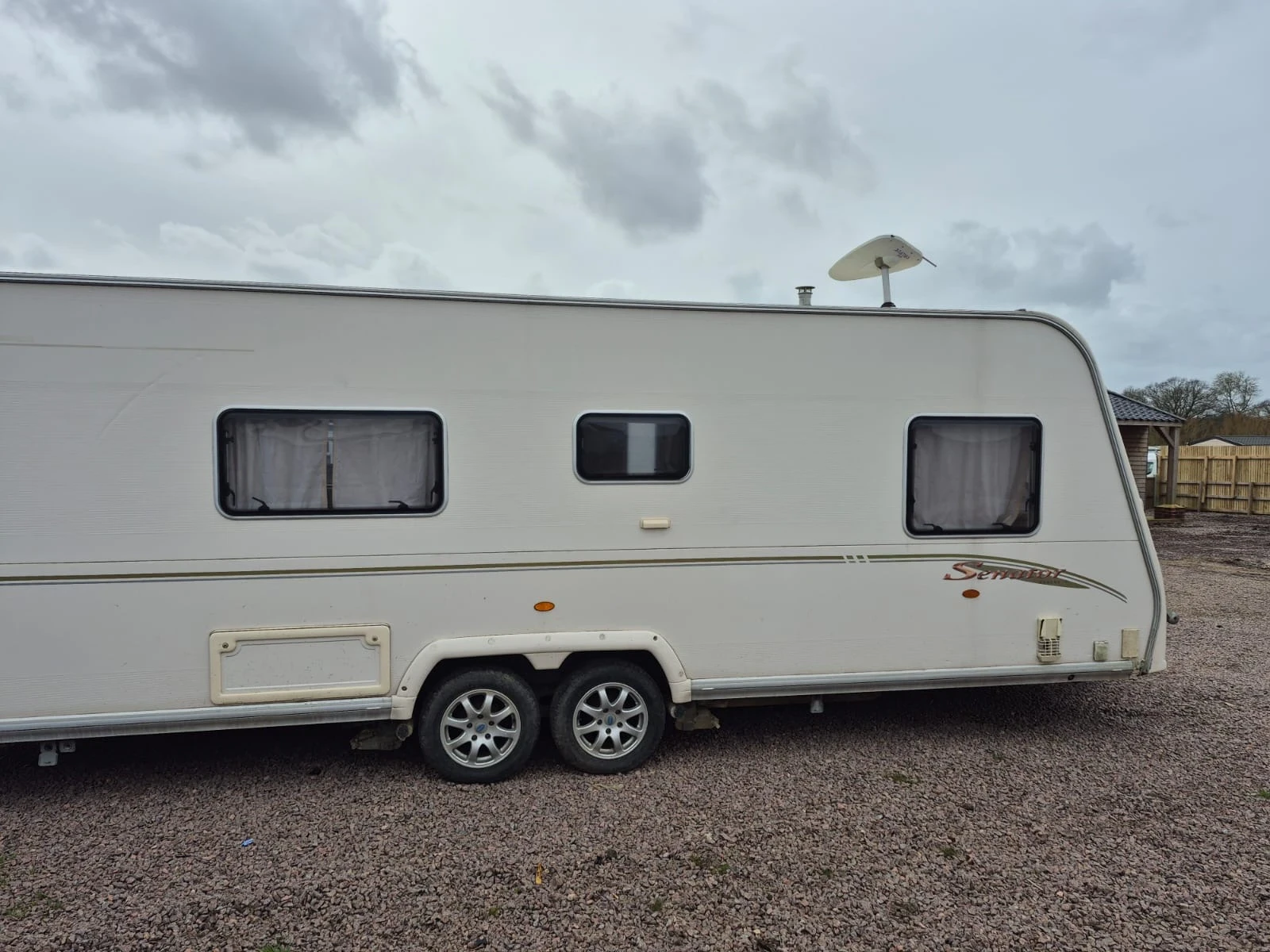 Каравана Bailey Senator Wyoming, снимка 5 - Каравани и кемпери - 53905588