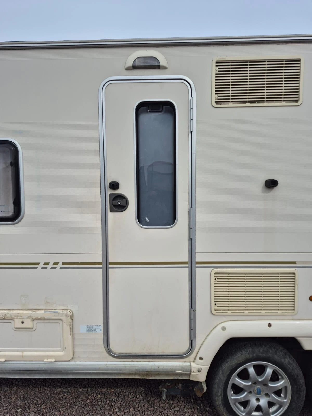 Каравана Bailey Senator Wyoming, снимка 4 - Каравани и кемпери - 53905588