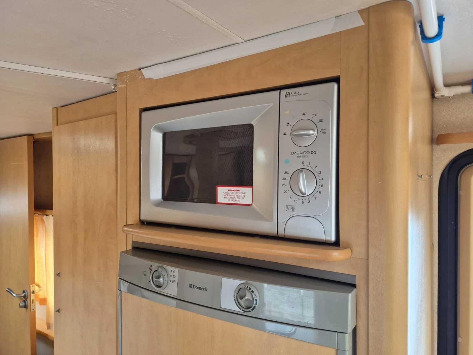 Каравана Bailey Senator Wyoming, снимка 9 - Каравани и кемпери - 53905588