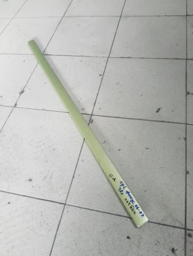 лайсна врата предна лява Форд Фокус хечбек 06г.