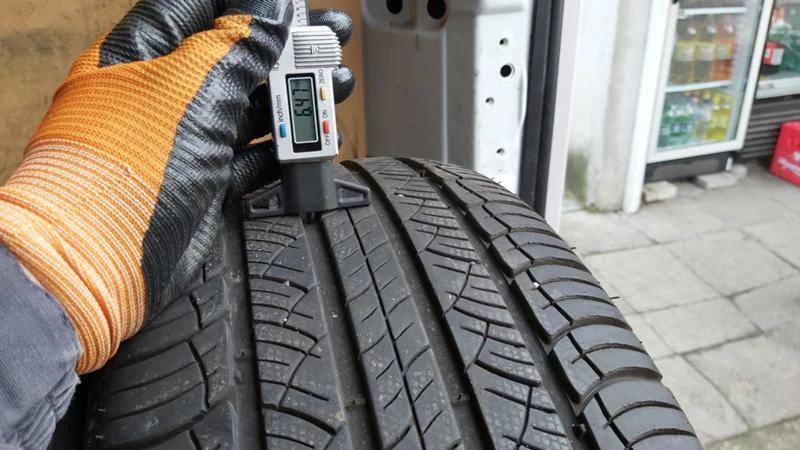 Гуми Летни 235/55R17, снимка 6 - Гуми и джанти - 27927885