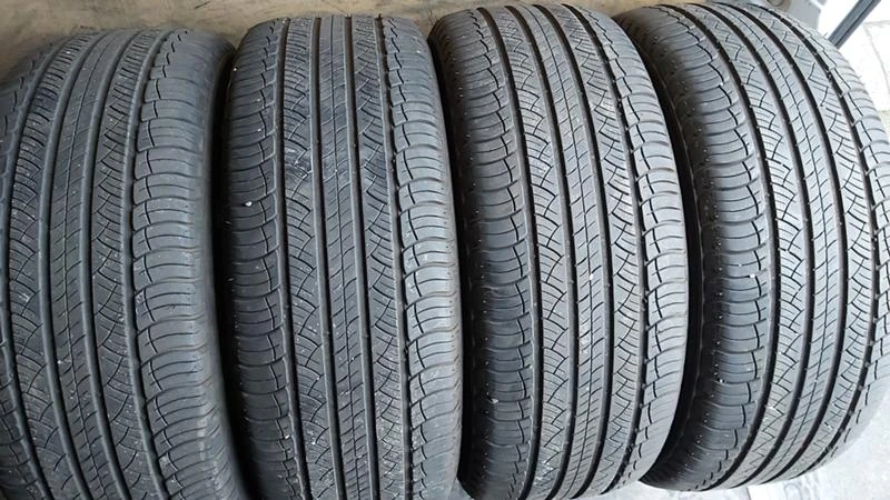 Гуми Летни 235/55R17, снимка 1 - Гуми и джанти - 27927885