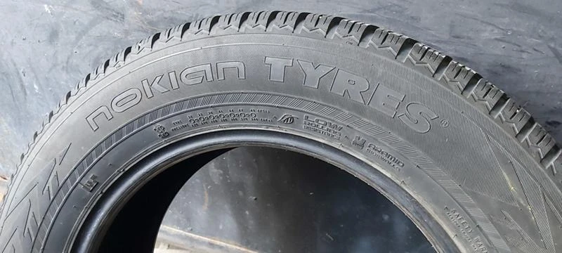 Гуми Зимни 225/65R17, снимка 5 - Гуми и джанти - 35136642