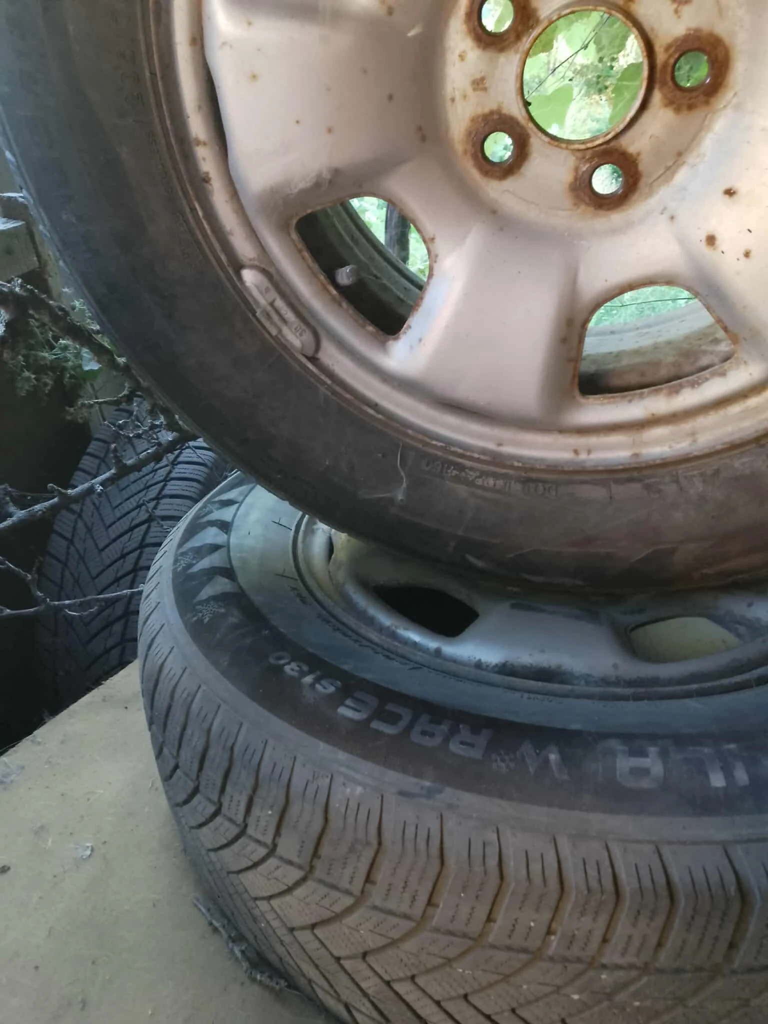 ���� � ������ 205/70R15 | Mobile.bg � ����������� 1