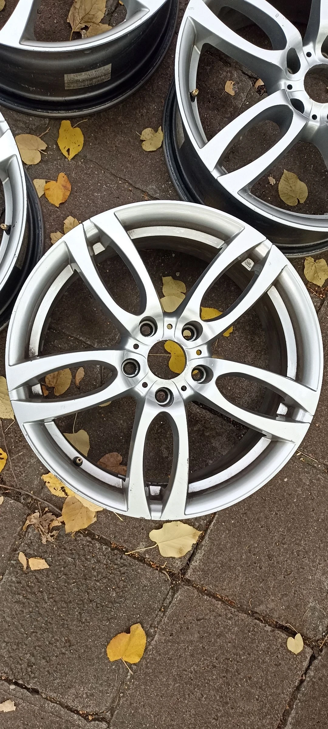 ������ �� BMW | Mobile.bg � ����������� 6