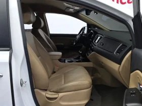Kia Carnival 9-Seater Luxury, снимка 12