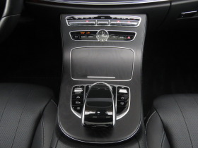 Mercedes-Benz E 300 4-MATIC AMG Paket, Keyless-Go, Панорама, Памет, снимка 8