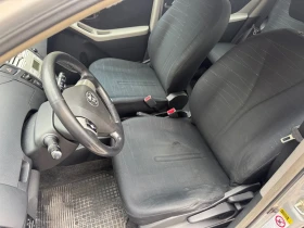 Toyota Yaris 1.0i Климатик, снимка 9