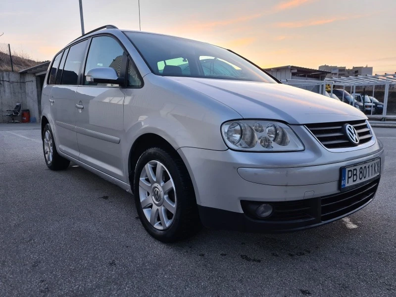 VW Touran 2.0TDi, снимка 4 - Автомобили и джипове - 47690229