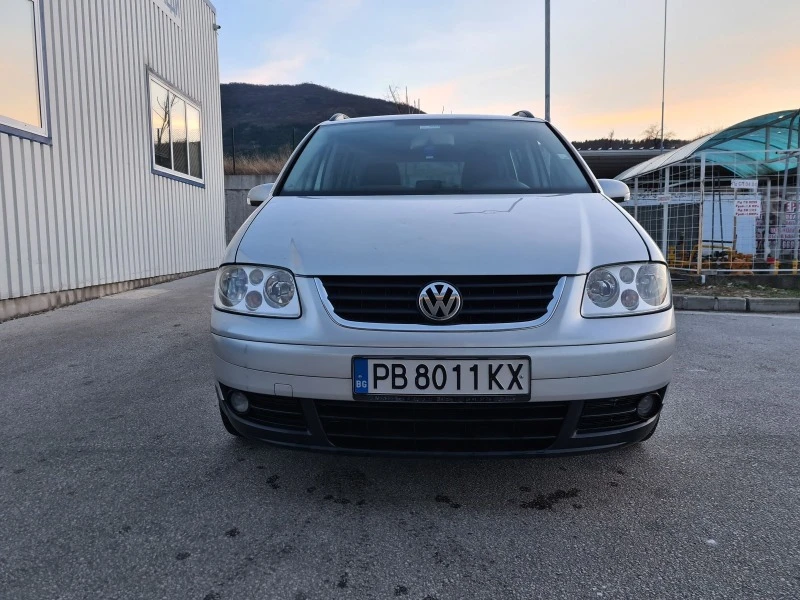 VW Touran 2.0TDi, снимка 5 - Автомобили и джипове - 47690229