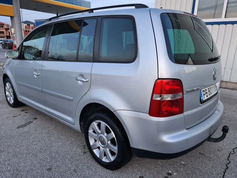 VW Touran 2.0TDi, снимка 7 - Автомобили и джипове - 47690229