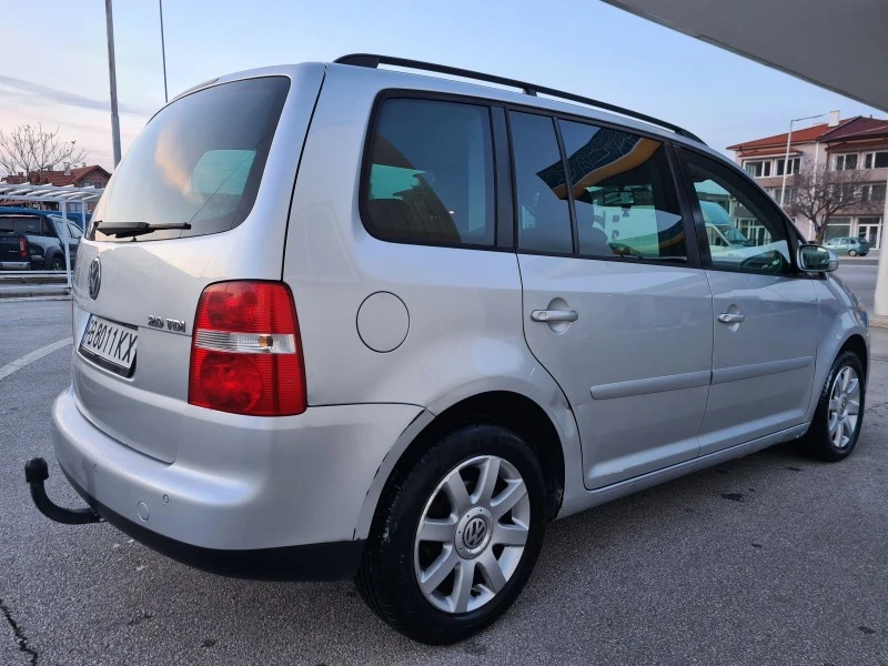 VW Touran 2.0TDi, снимка 3 - Автомобили и джипове - 47690229