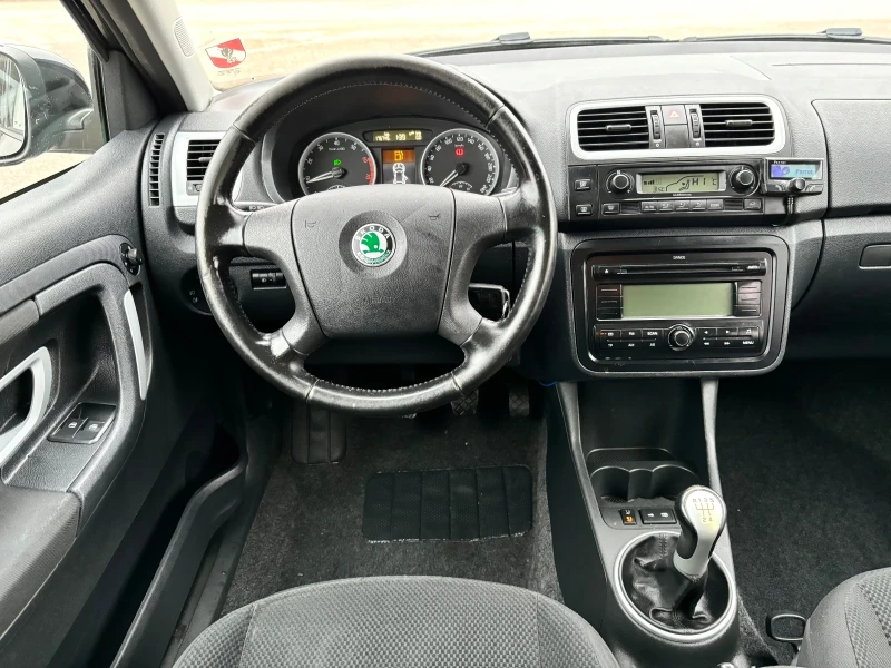 Skoda Fabia 1.4i * Климатик* , снимка 10 - Автомобили и джипове - 47981074