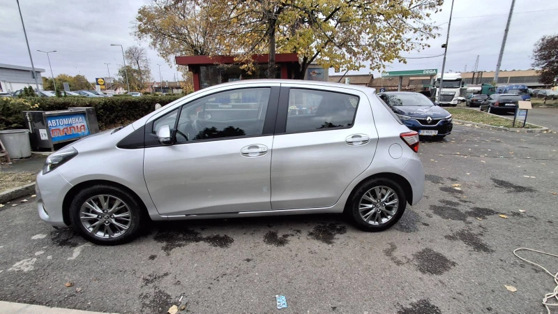 Toyota Yaris, снимка 1 - Автомобили и джипове - 48375954