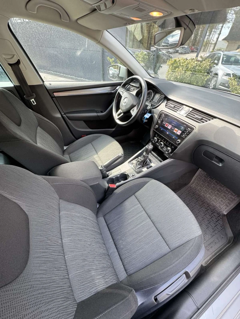 Skoda Octavia, снимка 12 - Автомобили и джипове - 48794106