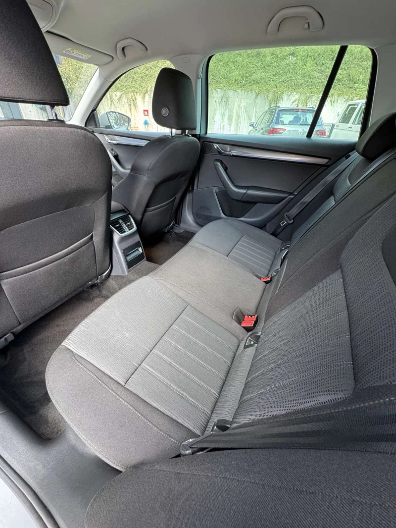 Skoda Octavia, снимка 10 - Автомобили и джипове - 48794106