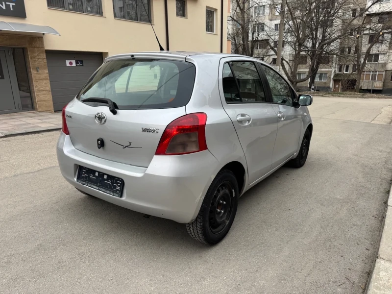 Toyota Yaris 1.0i Климатик, снимка 5 - Автомобили и джипове - 49452959