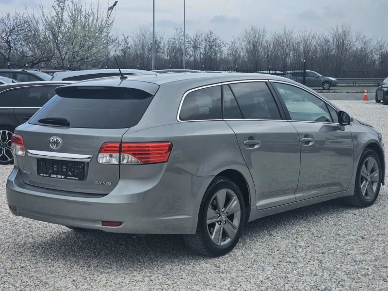 Toyota Avensis 2.0 D-4D/НАВИ/КОЖА, снимка 6 - Автомобили и джипове - 49818530