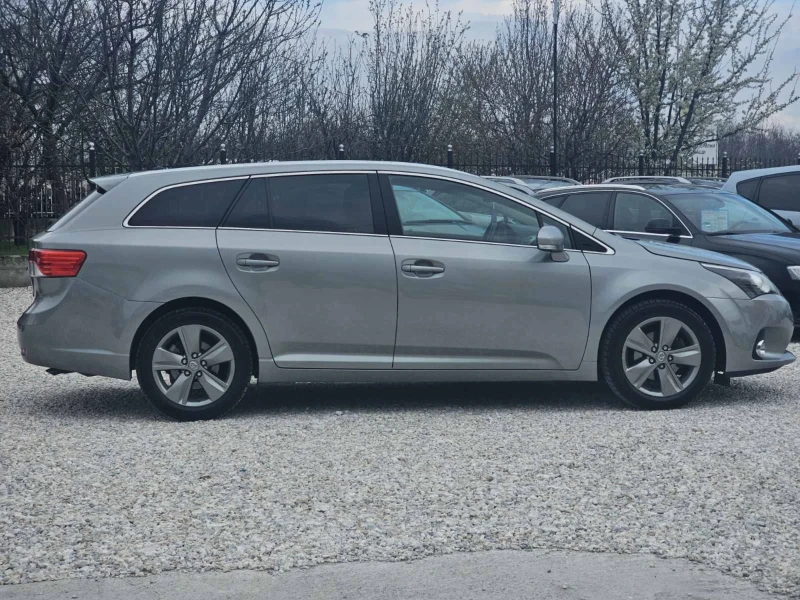 Toyota Avensis 2.0 D-4D/НАВИ/КОЖА, снимка 7 - Автомобили и джипове - 49818530