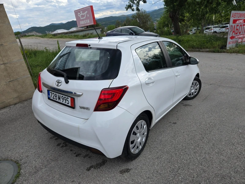 Toyota Yaris 1.0i, снимка 6 - Автомобили и джипове - 50210403