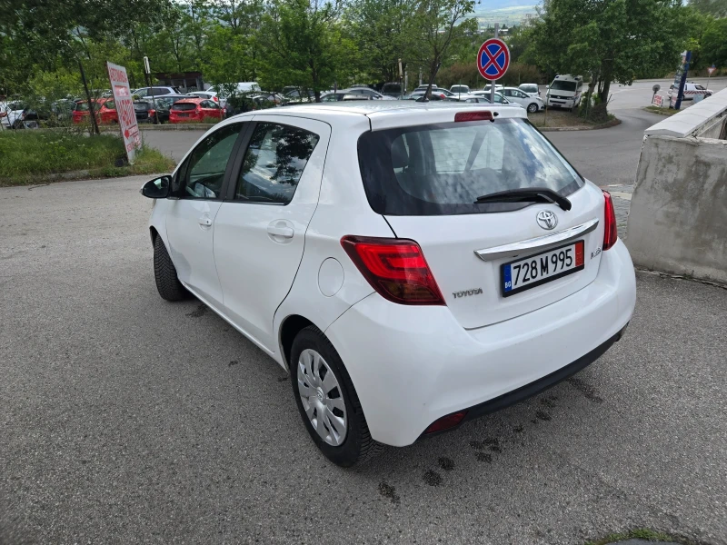 Toyota Yaris 1.0i, снимка 8 - Автомобили и джипове - 50210403