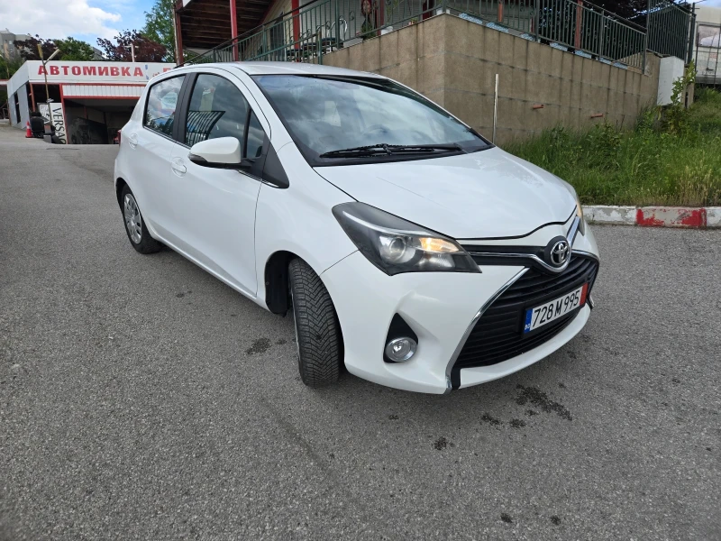 Toyota Yaris 1.0i, снимка 4 - Автомобили и джипове - 50210403