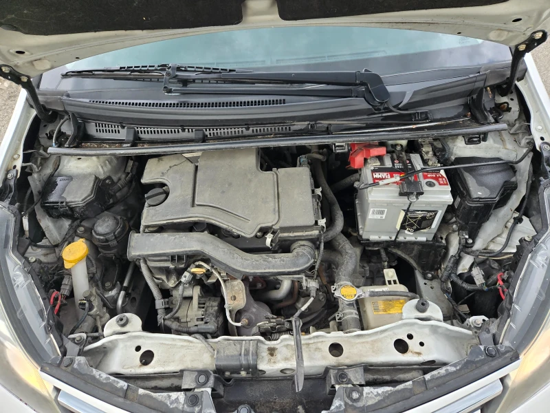 Toyota Yaris 1.0i, снимка 15 - Автомобили и джипове - 50210403