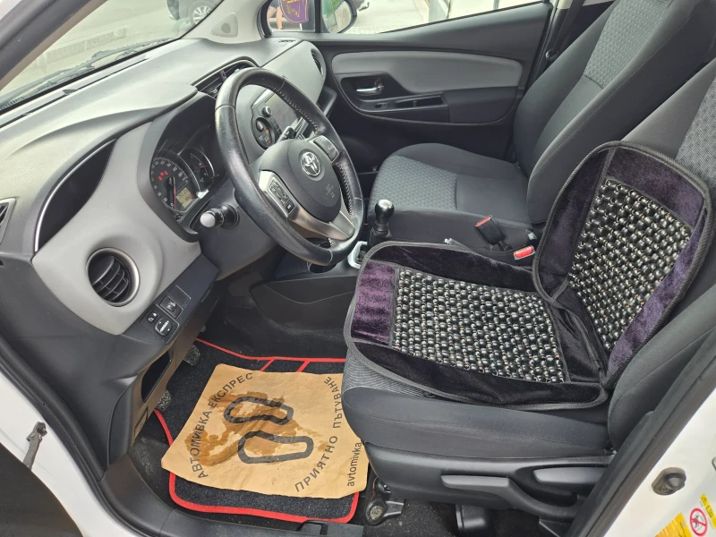 Toyota Yaris 1.0i, снимка 10 - Автомобили и джипове - 50210403