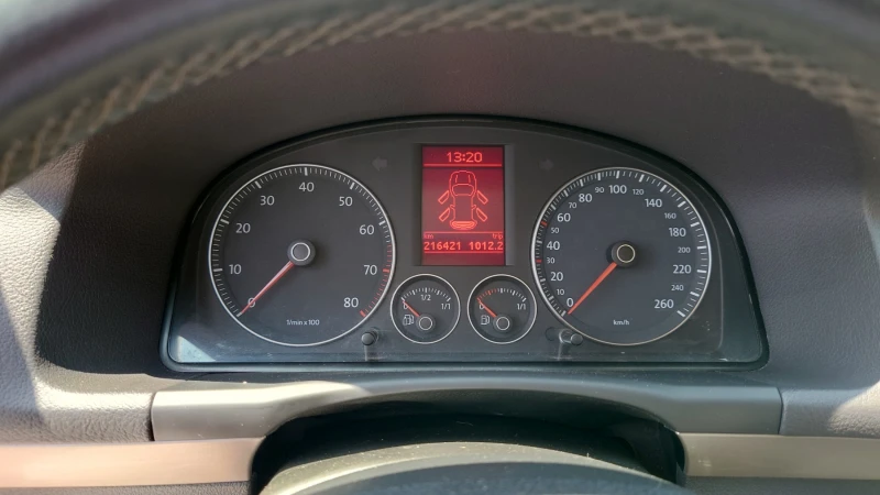 VW Touran 1, 4 TSI, Бензин/Метан (заводски), снимка 10 - Автомобили и джипове - 51623084