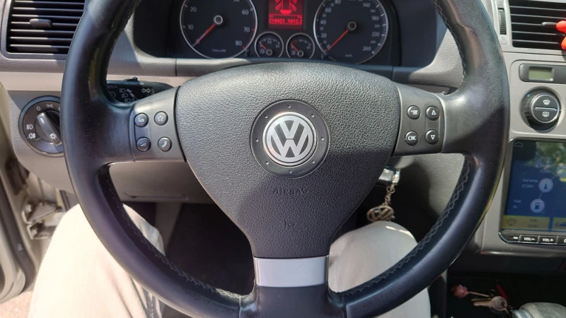 VW Touran 1, 4 TSI, Бензин/Метан (заводски), снимка 9 - Автомобили и джипове - 51623084