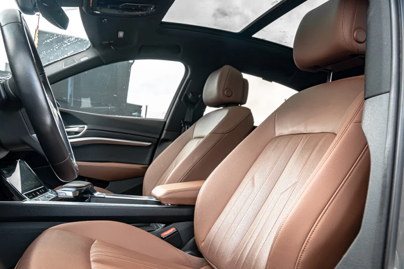 Audi E-Tron Prestige * S-Line * АвтоКредит * (ЦЕНА ДО БГ), снимка 8 - Автомобили и джипове - 52553734