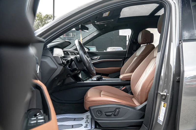 Audi E-Tron Prestige * S-Line * АвтоКредит * (ЦЕНА ДО БГ), снимка 7 - Автомобили и джипове - 52553734