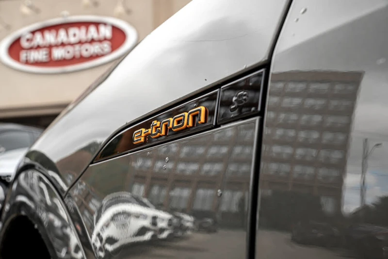 Audi E-Tron Prestige * S-Line * АвтоКредит * (ЦЕНА ДО БГ), снимка 3 - Автомобили и джипове - 52553734