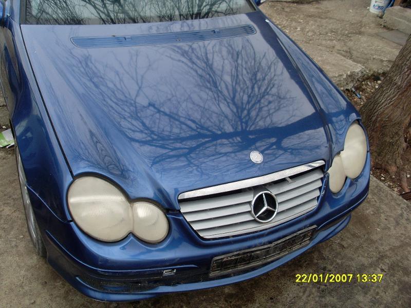 Mercedes-Benz C 220 kupe, снимка 6 - Автомобили и джипове - 6720650