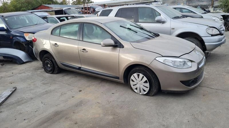 Renault Fluence 1.5 dci 110кс, снимка 2 - Автомобили и джипове - 34388462