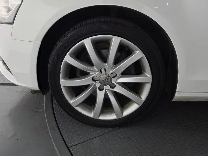 Audi A4 2.0 TDI Quattro Dynamic, снимка 5 - Автомобили и джипове - 54139295