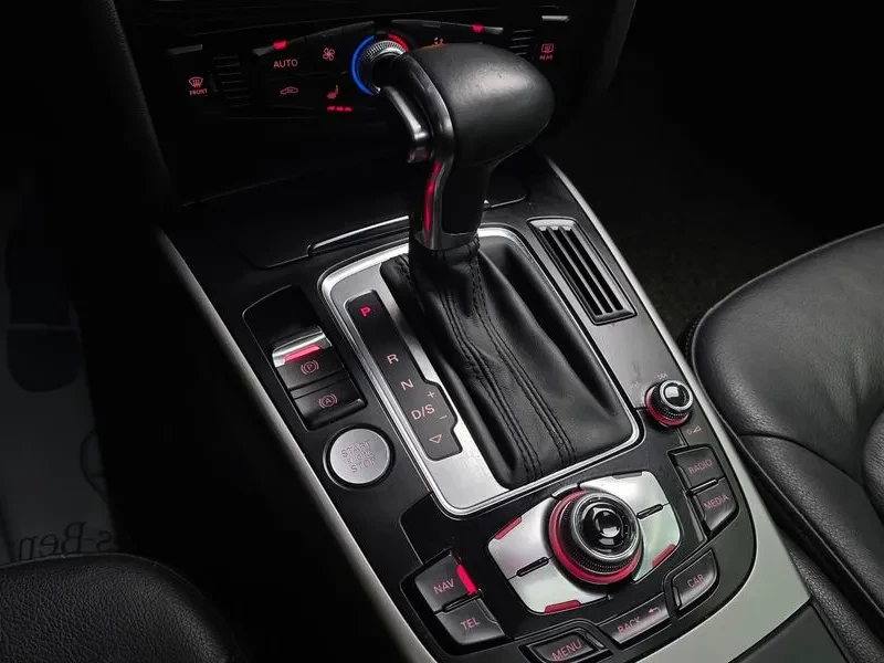 Audi A4 2.0 TDI Quattro Dynamic, снимка 9 - Автомобили и джипове - 54139295