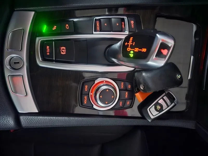 BMW 740 i, снимка 16 - Автомобили и джипове - 54219601