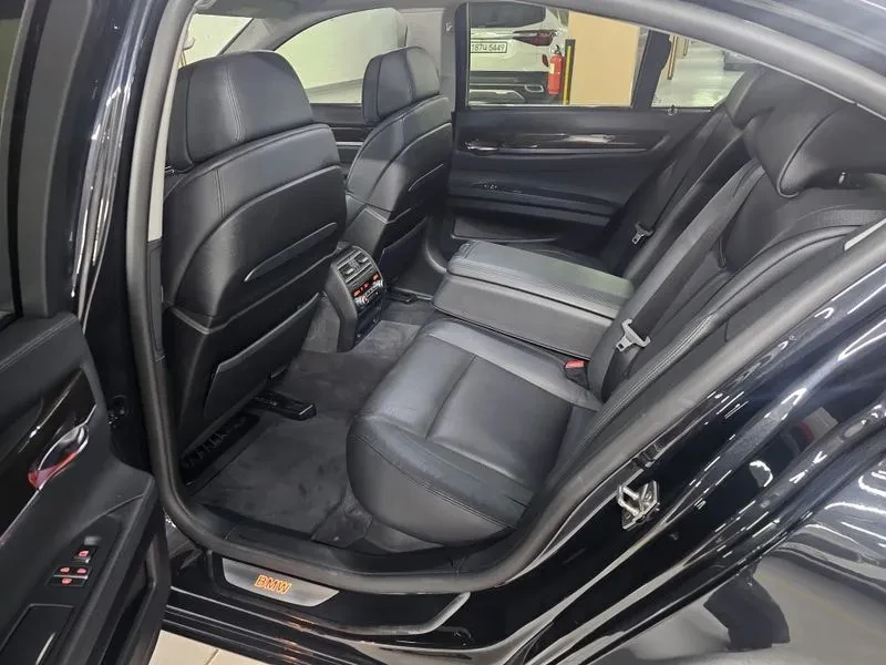 BMW 740 i, снимка 8 - Автомобили и джипове - 54219601