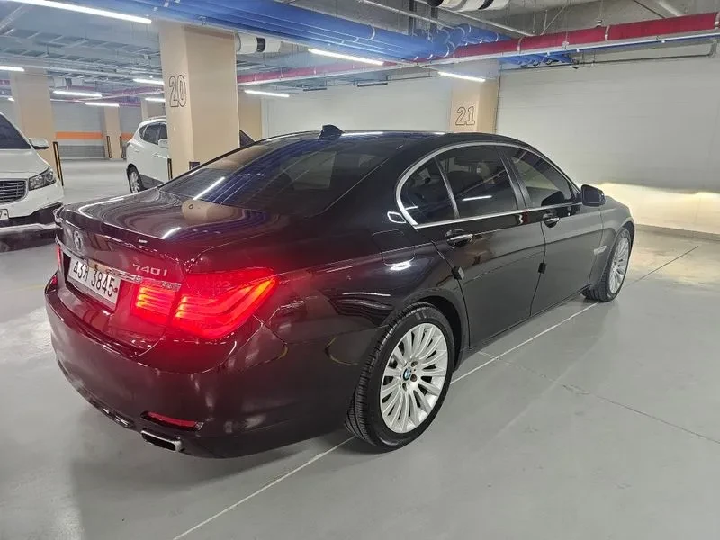 BMW 740 i, снимка 5 - Автомобили и джипове - 54219601