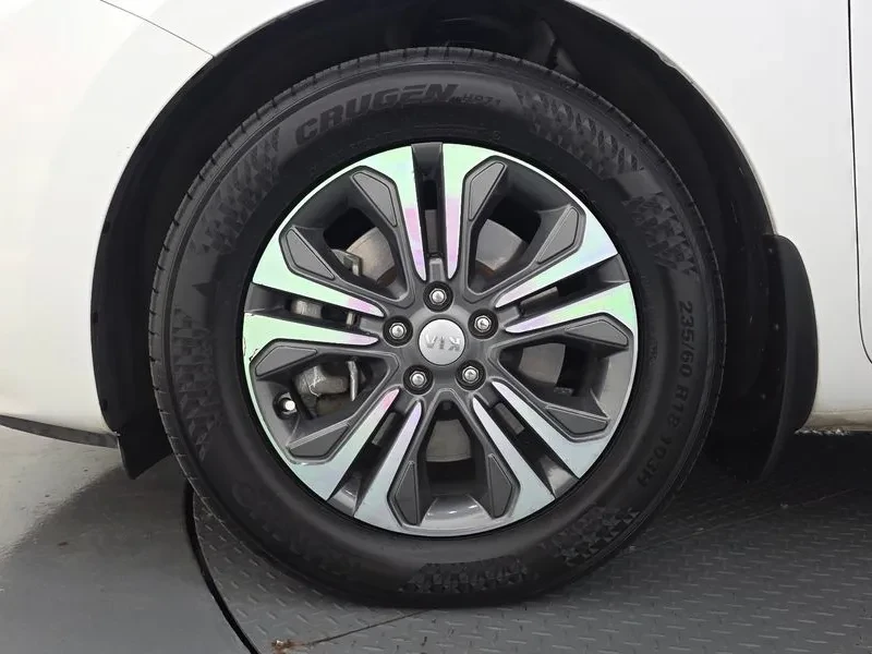 Kia Carnival 9-Seater Luxury, снимка 5 - Автомобили и джипове - 56355184