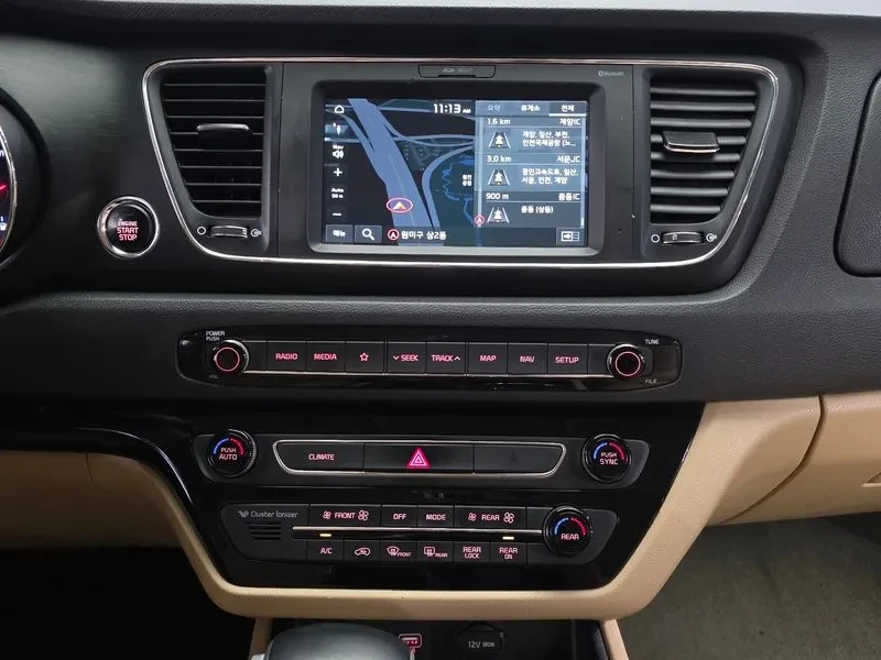 Kia Carnival 9-Seater Luxury, снимка 14 - Автомобили и джипове - 56355184