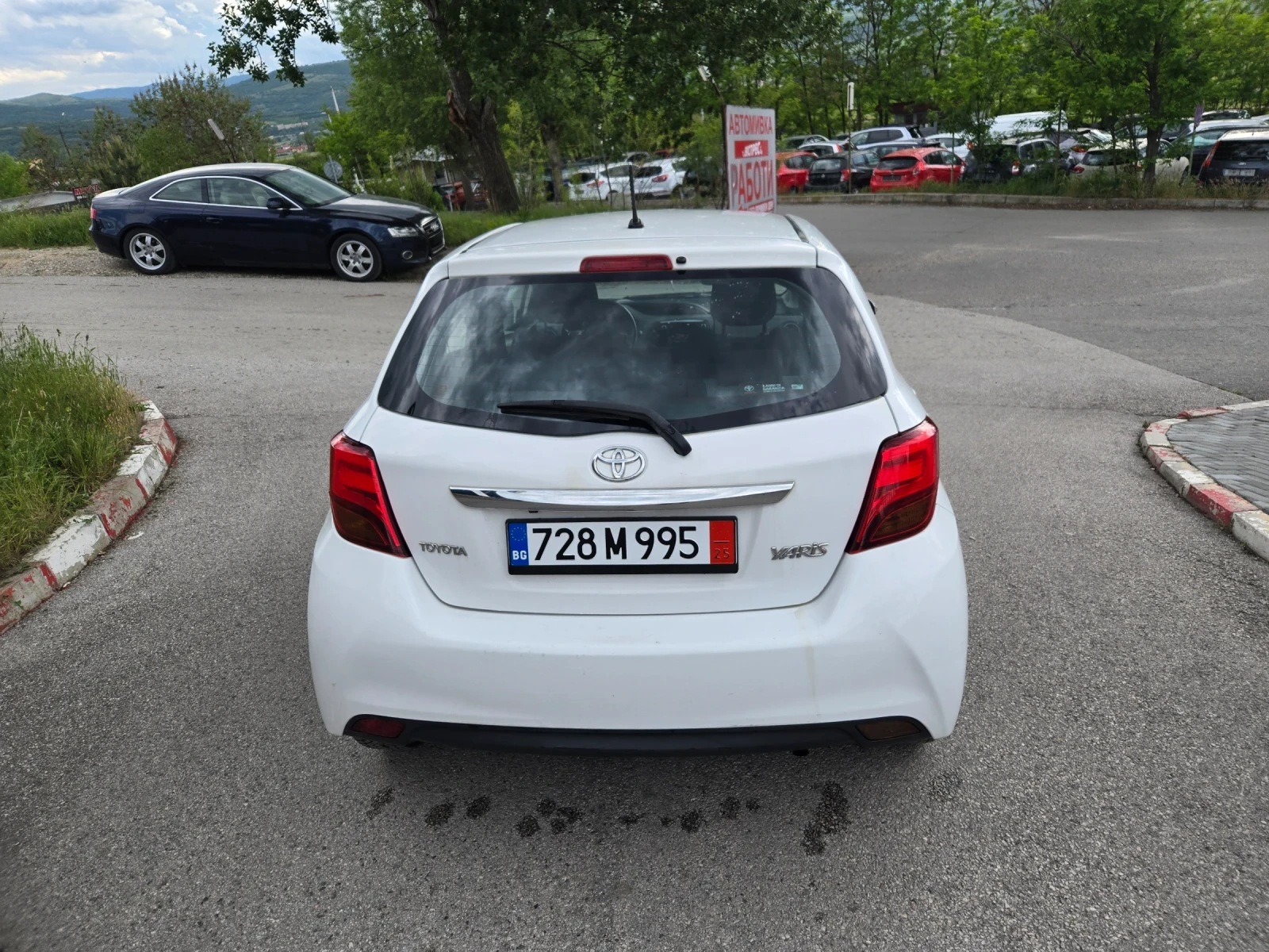 Toyota Yaris 1.0i - изображение 7